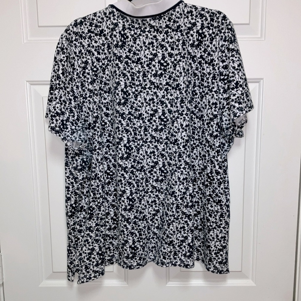 Tommy Hilfiger Women’s Black and White Floral Polo Shirt Size 3X - Picture 3 of 6
